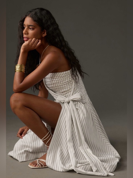 Anthropologie Dresses & Skirts - Anthropologie Straplees Hanky-Hem Midi Dress.